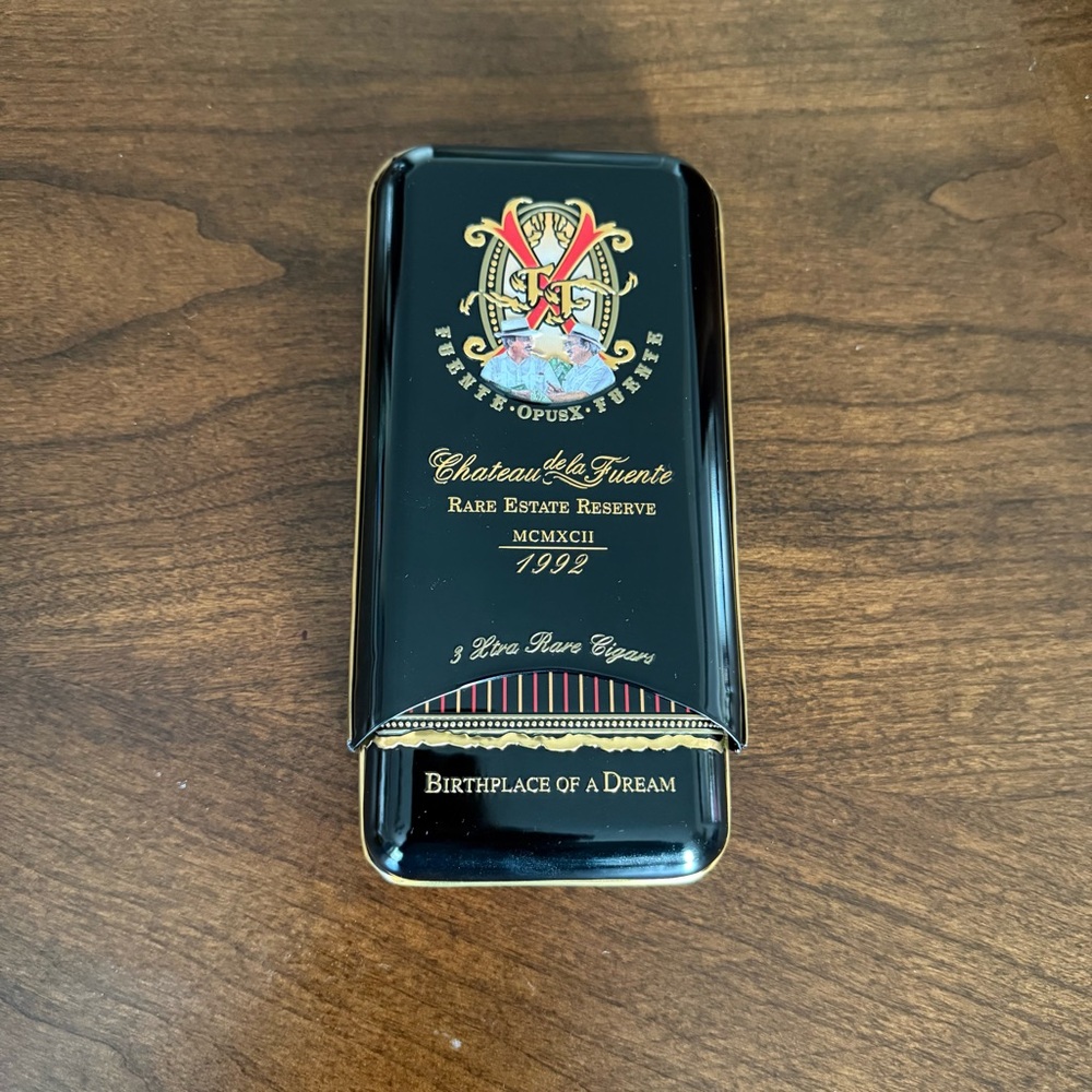 Vintage Arturo Fuente Opus X Chateau de
Fuente Cigar Tin *EMPTY*